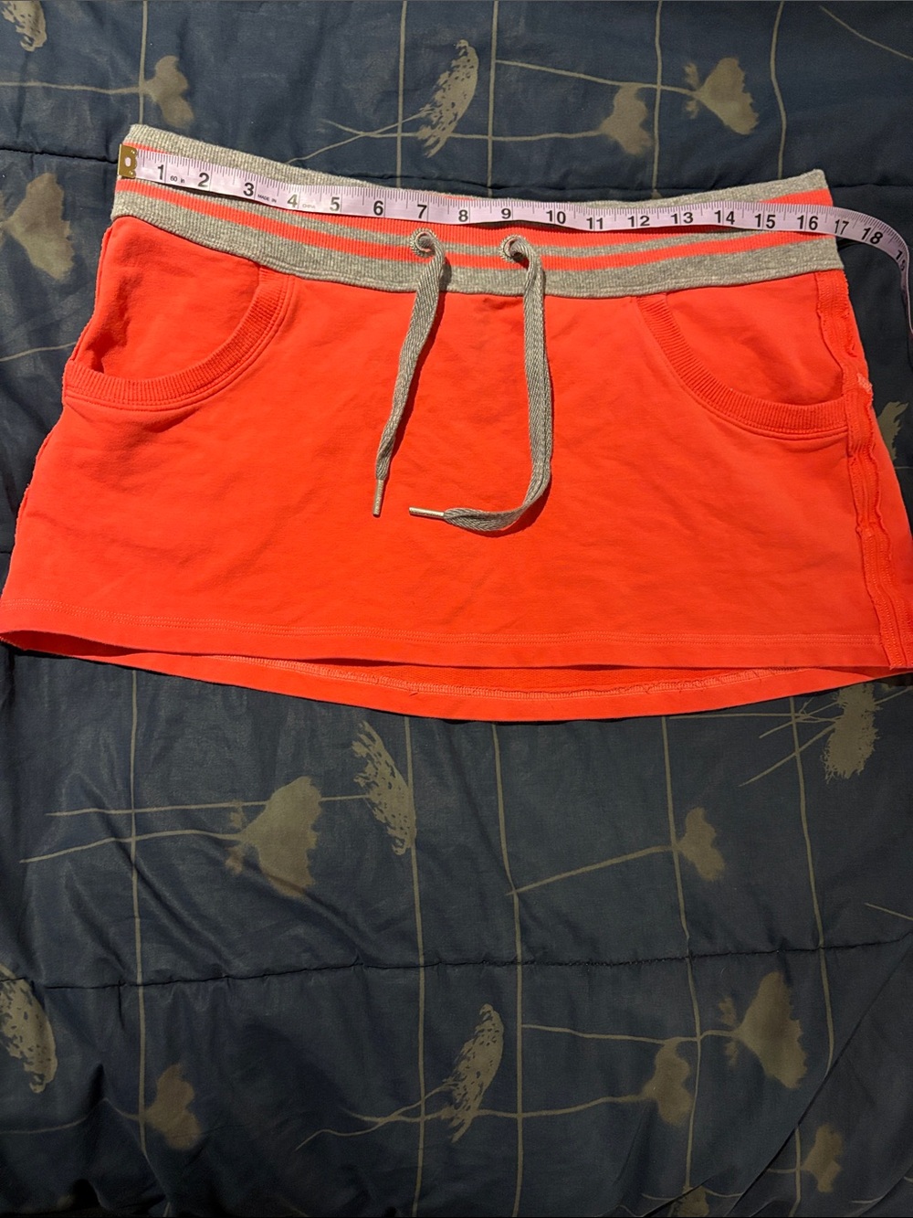 Lululemon Athletica Coral Pink Terry Mini Skirt with Gray Waistband - size 8 - Picture 2 of 16